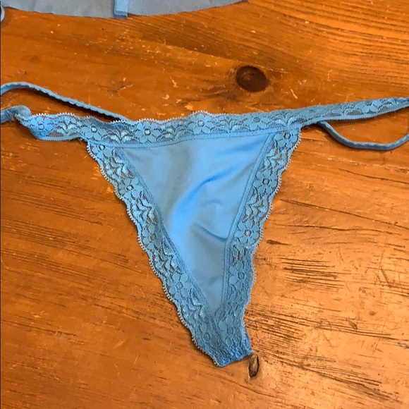 Victoria’s Secret top with two V-strings - Picture 7 of 8